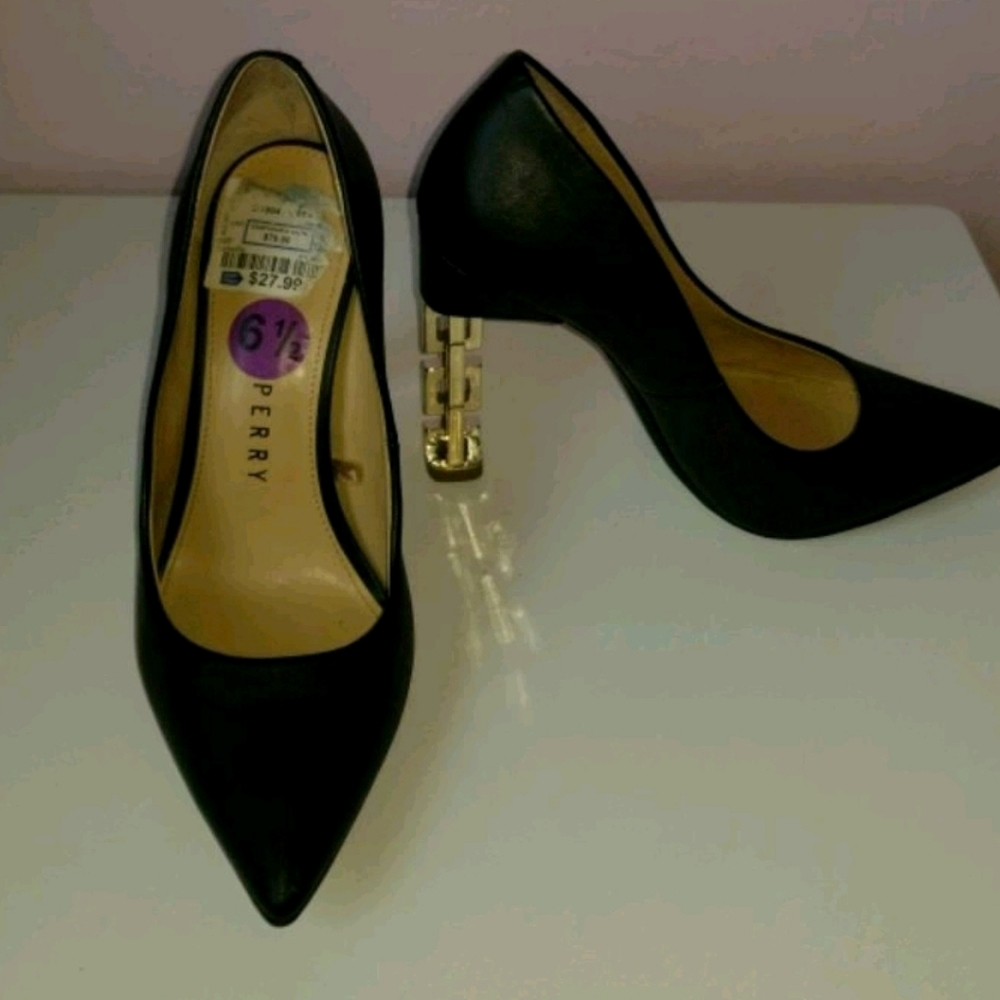 Heels - Picture 2 of 2